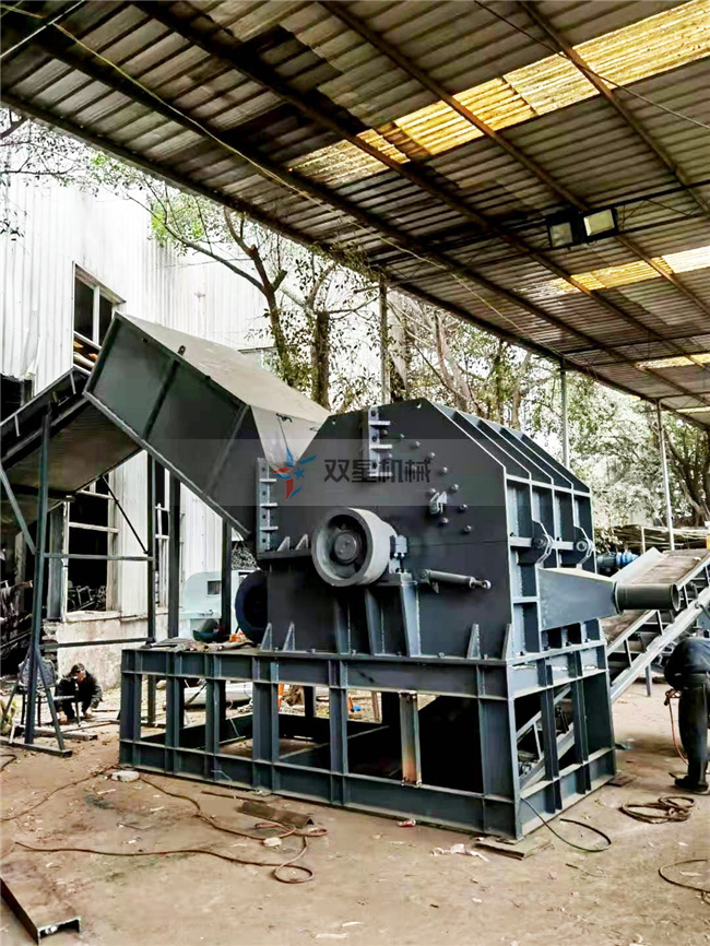 廢鋁破碎機生產(chǎn)線上?？蛻粼O(shè)備現(xiàn)場實拍