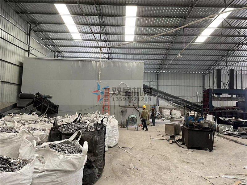 廢鋁破碎機(jī)作業(yè)現(xiàn)場