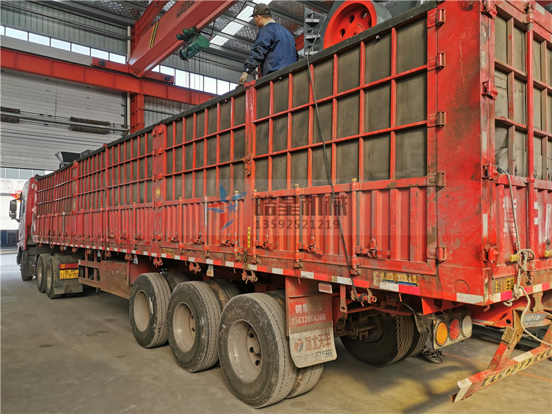 廢鋁破碎機(jī)發(fā)貨現(xiàn)場