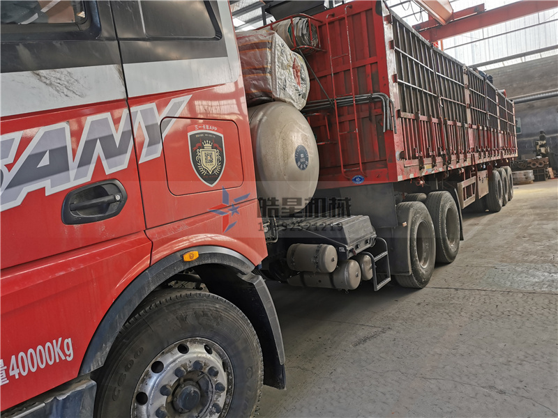 廢鋁破碎機(jī)發(fā)貨現(xiàn)場