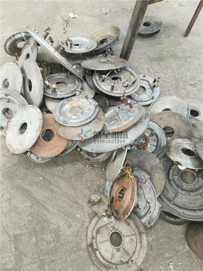 <a  target='_blank'><span>廢鋁破碎機</span></a>廠家800型設(shè)備試機現(xiàn)場